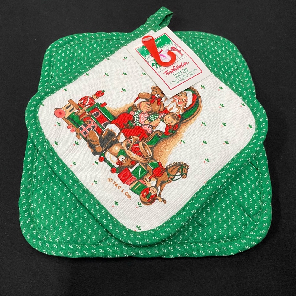 Town & Country Linen Christmas Trivet set Santa Clause pot holder new with tags